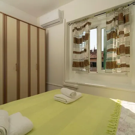 Piazza Dei Signori Apartmán